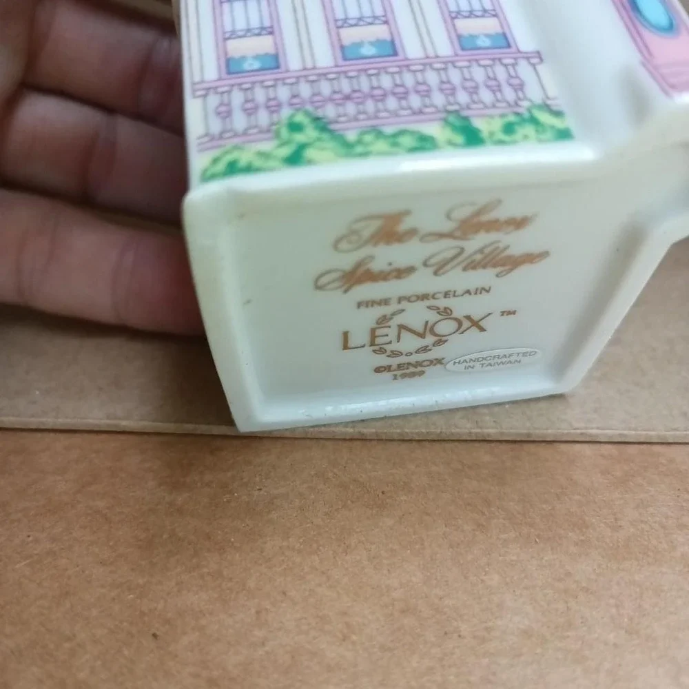 Vintage 1989, Lenox, spice village OREGANO house, spice jar, porcelain, cottage